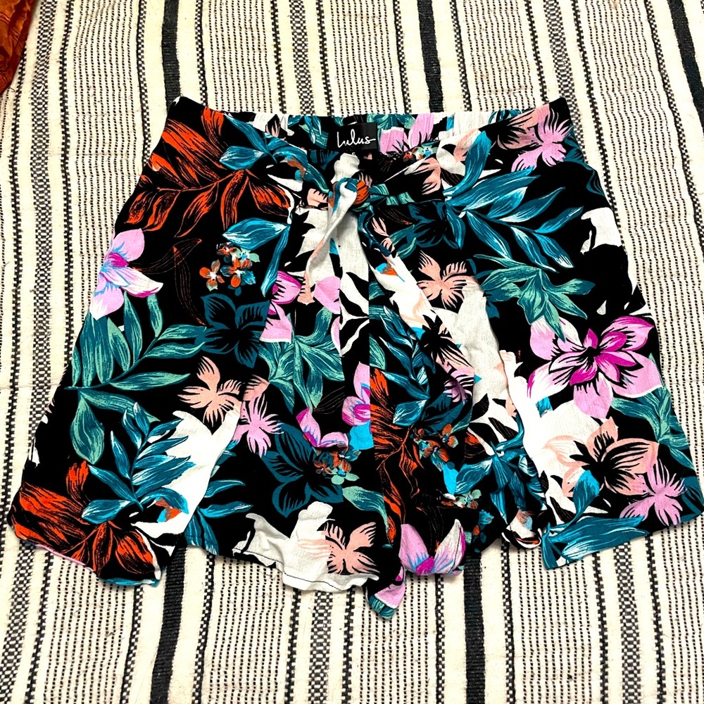 Lulus shorts floral